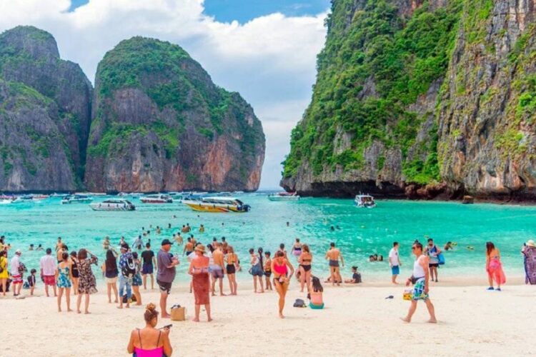 новость 29-08-2023 Чаще всего российские туристы заболевали в Таиланде