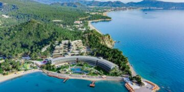 новость 01-08-2023 Пожары в Кемере не дошли до объектов размещения