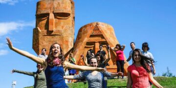 новость 15-08-2023 У туроператоров появились транзитные и языковые туры в Армению