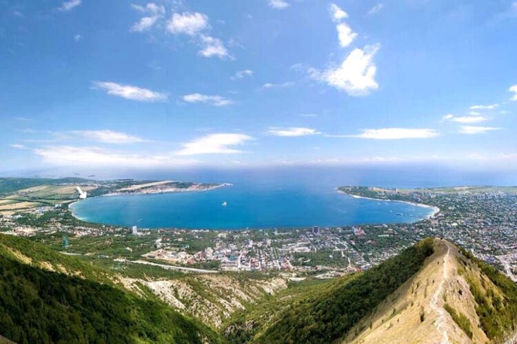 новость 16-08-2023 Какой будет стоимость отдыха в Геленджике в бархатный сезон