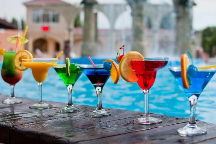 новость 29-08-2023 Как российские туристы отнеслись к идее убрать из турецкого all inclusive алкоголь