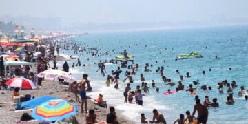 новость 26-09-2023 Организованный турпоток из России этой осенью снизился на 40%