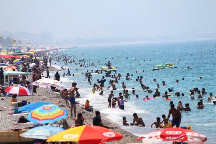 новость 26-09-2023 Организованный турпоток из России этой осенью снизился на 40%