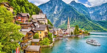 новость 06-09-2023 Популярные города продолжают бороться с овертуризмом