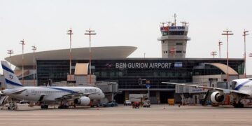 новость 10-10-2023 Стоимость ближайшего прямого авиарейса из Израиля - 138 тысяч рублей. Что происходит с билетами?