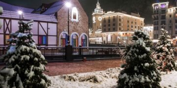 новость 17-10-2023 Лишь 40% российских туристов решатся в этом году на новогоднюю поездку