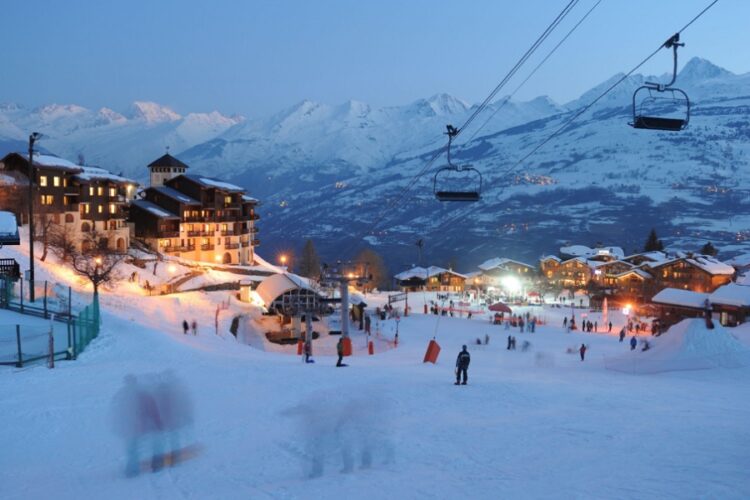 новость 10-11-2023 Французские и итальянские Альпы начало засыпать снегом. Туристы могут отправляться на горнолыжные курорты