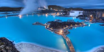 новость 13-11-2023 Землетрясение на известном курорте привело к массовому бегству туристов