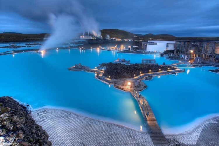 новость 13-11-2023 Землетрясение на известном курорте привело к массовому бегству туристов