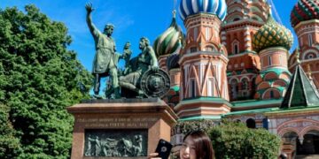 новость 08-11-2023 Иностранный турпоток в РФ снизился в 10 раз по сравнению с 2019 годом