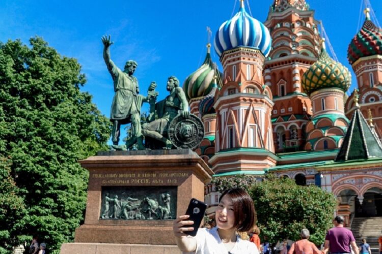 новость 08-11-2023 Иностранный турпоток в РФ снизился в 10 раз по сравнению с 2019 годом