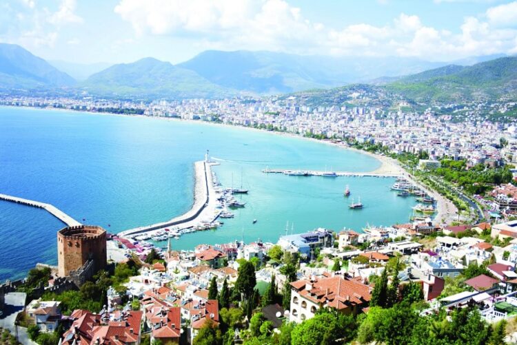 новость 07-12-2023 Число туристических прибытий из России в Турцию выросло