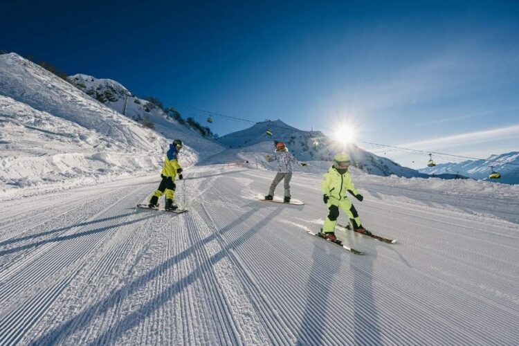 новость 01-12-2023 В Красной Поляне стартует горнолыжный сезон