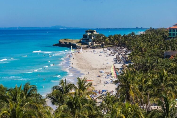 новость 15-01-2024 Туроператоры продлевают полетную программу на Кубу