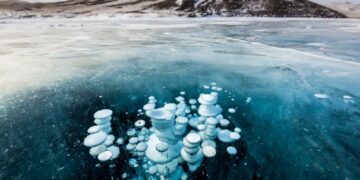 новость 09-01-2024 Любители делать эффектные фото устремились на Байкал