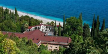 новость 01-04-2024 Номеров в популярных отелях Абхазии хватит не всем