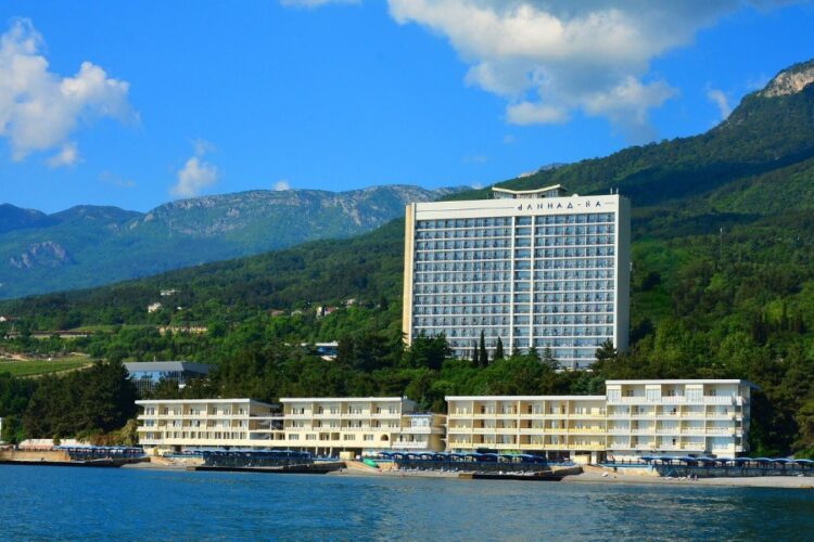 новость 25-04-2024 Объемы продаж Крыма на майские праздники выросли