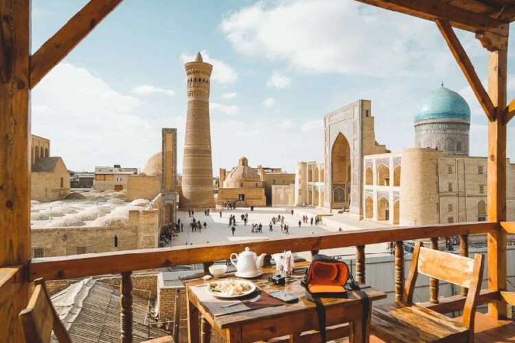 новость 06-05-2024 Российский турпоток в Узбекистан резко вырос в десять раз