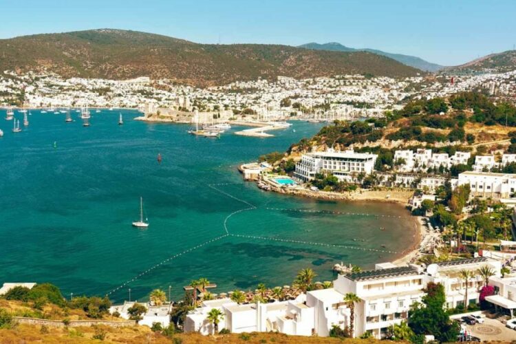 новость 03-05-2024 Российский турпоток в Турцию в первом квартале снизился