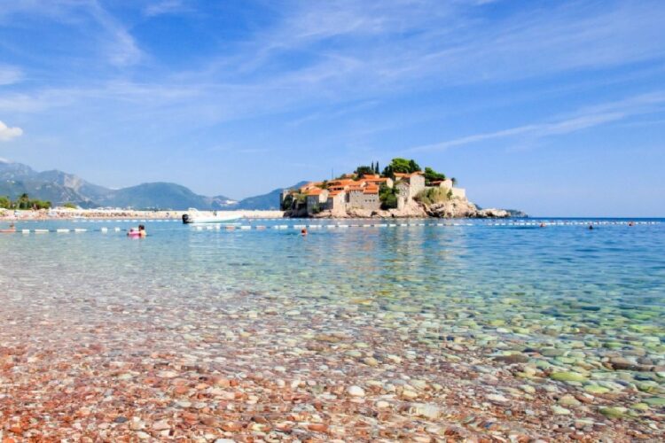 новость 11-06-2024 О стоимости билетов в Черногорию и въездных правилах