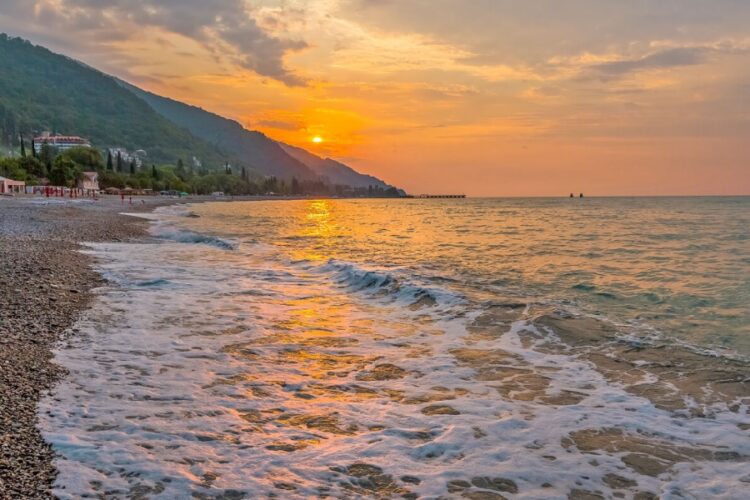 новость 14-08-2024 Какой будет стоимость отдыха в Абхазии в бархатный сезон