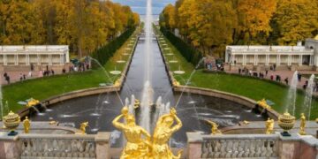 новость 29-10-2024 Поездка осенью в пригороды Санкт-Петербурга будет стоить дешевле