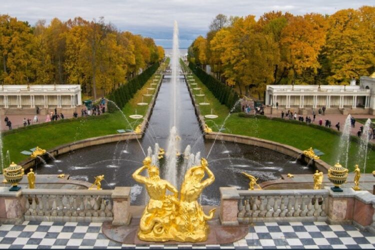 новость 29-10-2024 Поездка осенью в пригороды Санкт-Петербурга будет стоить дешевле