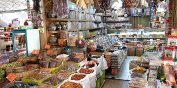 новость 25-10-2024 В магазинах Аланьи туристов часто обманывают продавцы