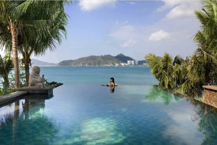 новость 16-10-2024 Остров Хайнань становится доступнее для российских туристов