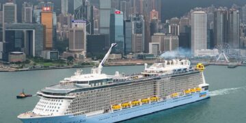 новость 11-11-2024 Круизный лайнер Spectrum of the Seas застрял в Японии