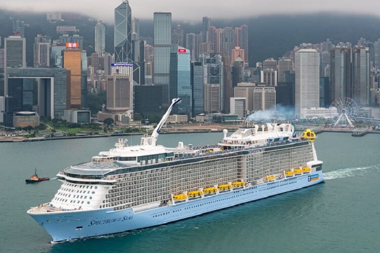 новость 11-11-2024 Круизный лайнер Spectrum of the Seas застрял в Японии