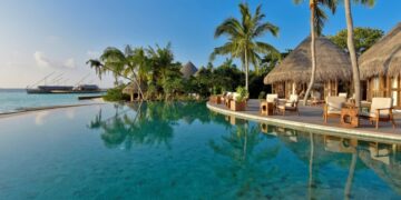 новость 14-11-2024 Мальдивские острова повышают налоги для туристов