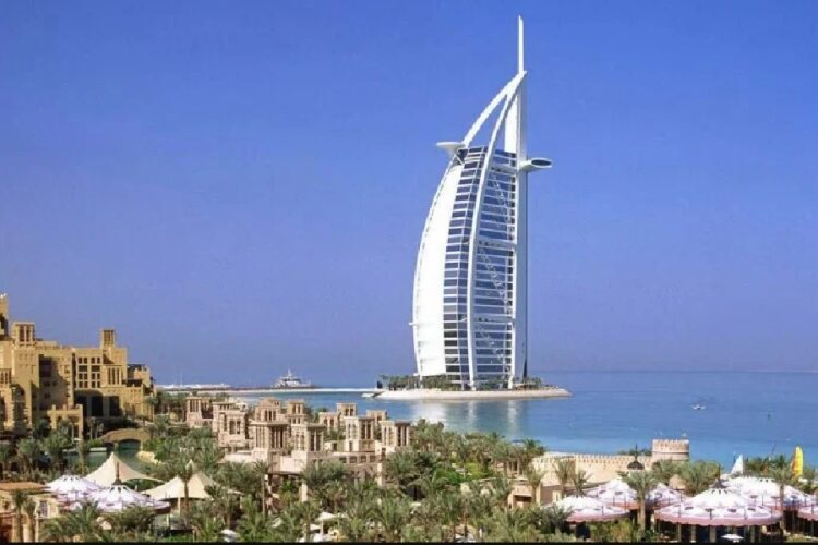 новость 11-12-2024 CountryScanner 8055 подписчиков Подписаться В системах бронирования появились недорогие туры в ОАЭ