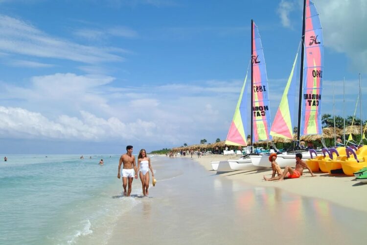 новость 07-01-2025 Российские туристы могут попасть на Кубу только из Москвы