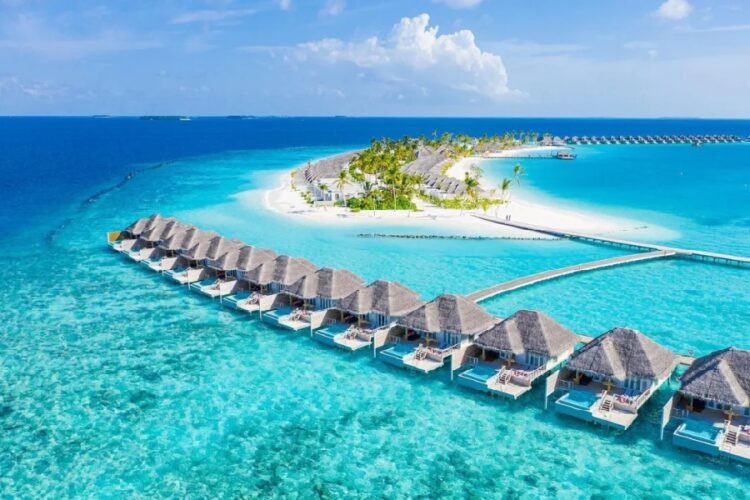 новость 05-02-2025 Семья из Москвы взяла крупный заем в банке, чтобы уехать с Мальдив