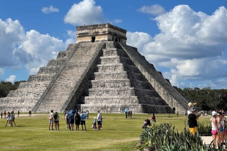 новость 28-03-2025 В Мексике туриста хотели принести в жертву древнему божеству