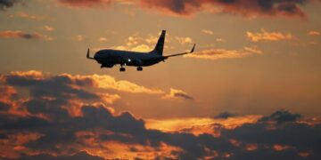 новость 30-04-2025 Почему растет стоимость авиабилетов перед майскими праздниками