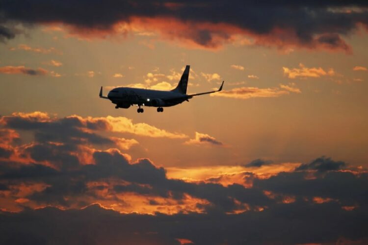 новость 30-04-2025 Почему растет стоимость авиабилетов перед майскими праздниками