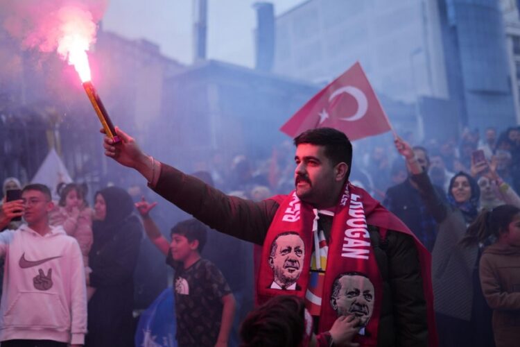 новость 08-04-2025 Протесты в Турции не несут опасности для иностранных гостей