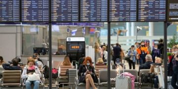 новость 27-04-2025 Министерство транспорта РФ готовит пассажиров к овербукингу