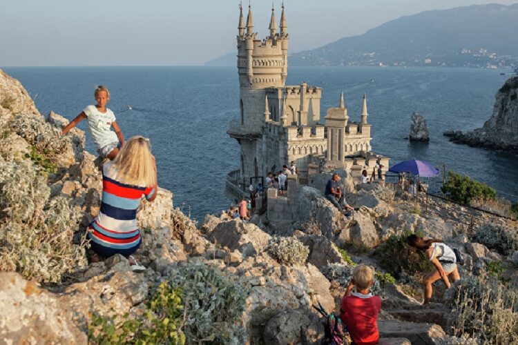 новость 02-04-2025 На майские праздники в Крыму фиксируется значительный рост бронирований отелей и санаториев