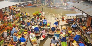 новость 04-05-2025 Туристам рекомендуют не покупать мясо на стихийных рынках