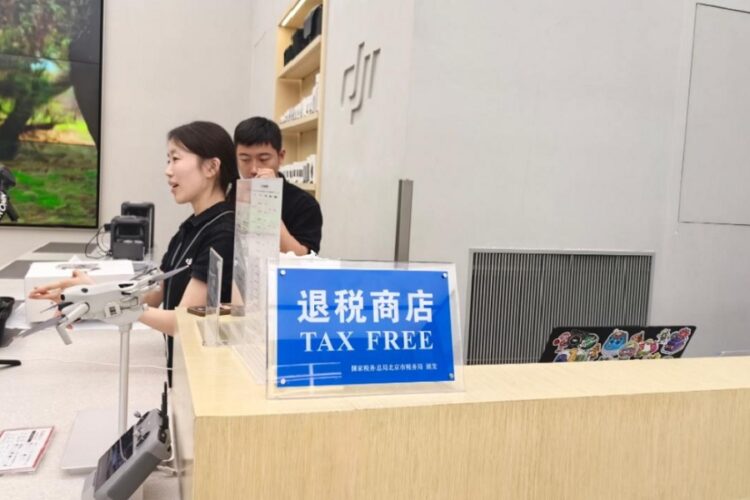 новость 04-05-2025 КНР внес изменения в систему tax free. Туристы будут получать возврат НДС