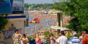 новость 18-05-2025 Экологическая катастрофа ударила по туризму: Анапа теряет гостей, Крым и регионы России наращивают спрос