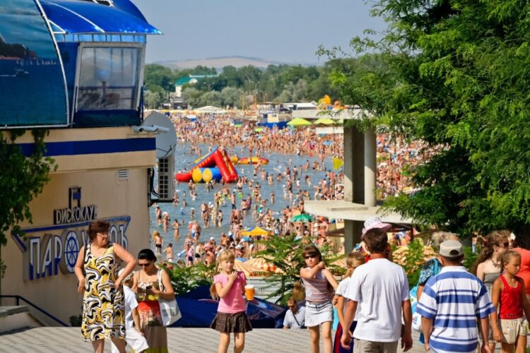 новость 18-05-2025 Экологическая катастрофа ударила по туризму: Анапа теряет гостей, Крым и регионы России наращивают спрос