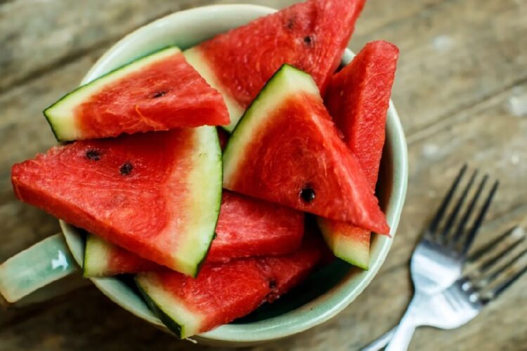 новость 23-05-2025 Арбузная эпидемия в Египте: российские туристы массово попадают в больницы после отпуска в Хургаде