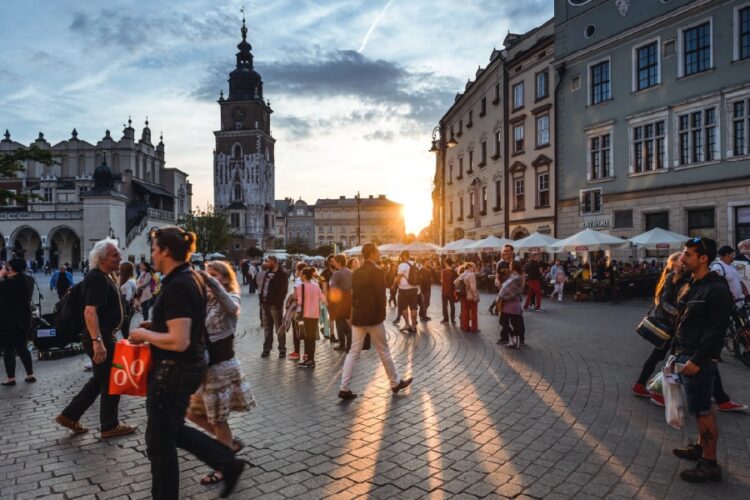 новость 12-05-2025 Европа ужесточает меры против поддельных брендовых товаров