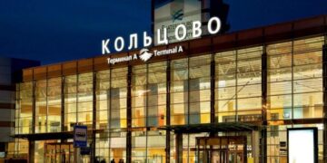 новость 09-05-2025 В аэропорту Кольцово в Екатеринбурге семья отравилась едой