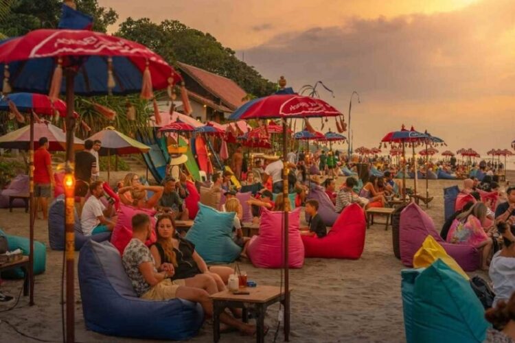 новость 18-05-2025 Российская туристка чудом спаслась после укуса змеи на Бали