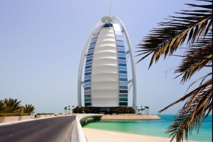 новость 13-06-2025 Туристические операторы продлевают размещение туристам в ОАЭ